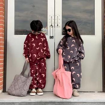 Детский комплект 2023 Весна-осень для мальчиков и девочек в корейском стиле, повседневная толстовка с длинными рукавами и штаны с полным принтом, комплект из двух предметов